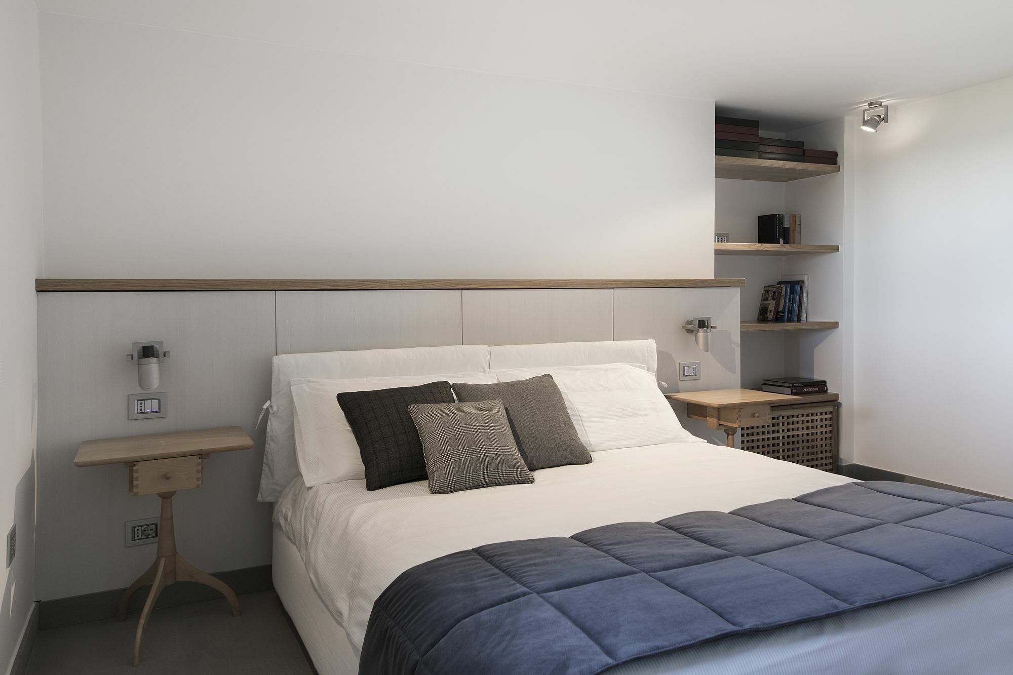 Suite & Pool-Como House-160 Mt-Private Indoor Swimming Pool, Heated All Year-Private Covered Parking-Private Garden And Terrace-Fully Equipped Kitchen Exterior foto
